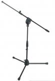 Atril de microfono de media altura con brazo telescopico, tripode de aluminio y ajuste de altura, ideal para aplicaciones de grabacion de guitarras o baterias.