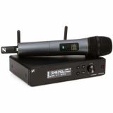 Sistema inalámbrico XS con transmisor de micrófono de mano SKM 835-XSW y receptor EM-XSW 2 para montaje en bastidor - Rango A (548-572MHz)